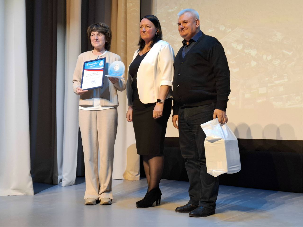 В Севастополе прошел II Слет добровольчества муниципальных образований «Дорогою добра» В Севастополе прошел II Слет добровольчества муниципальных образований «Дорогою добра»