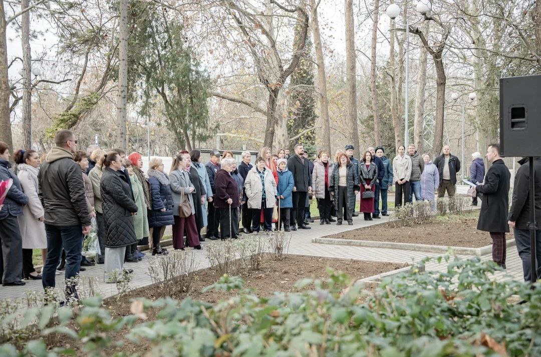 В Инкермане торжественно открыли Доску почета В Инкермане торжественно открыли Доску почета