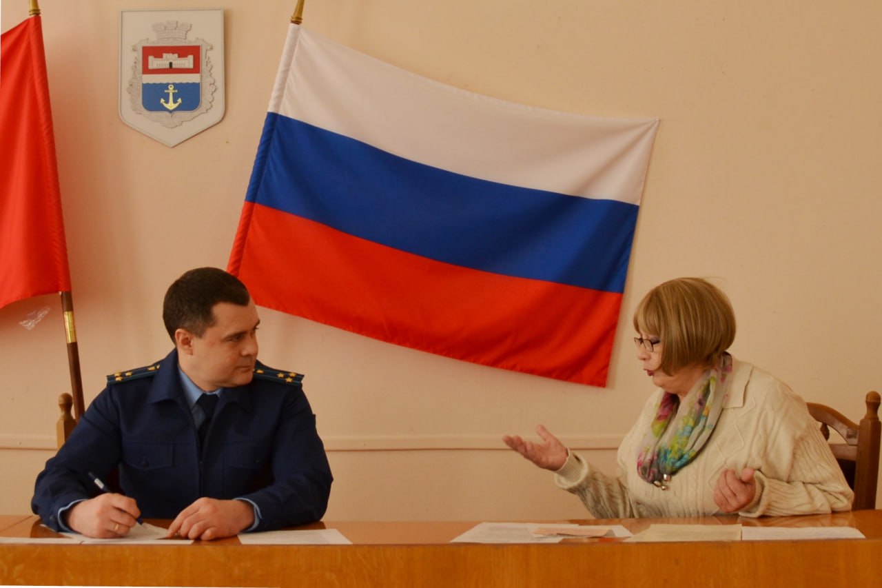 Сегодня, 18 декабря 2025 года, заместитель прокурора города Севастополя Анатолий Абраменко провел выездной прием жителей Нахимовского муниципального округа Сегодня, 18 декабря 2025 года, заместитель прокурора города Севастополя Анатолий Абраменко провел выездной прием жителей Нахимовского муниципального округа