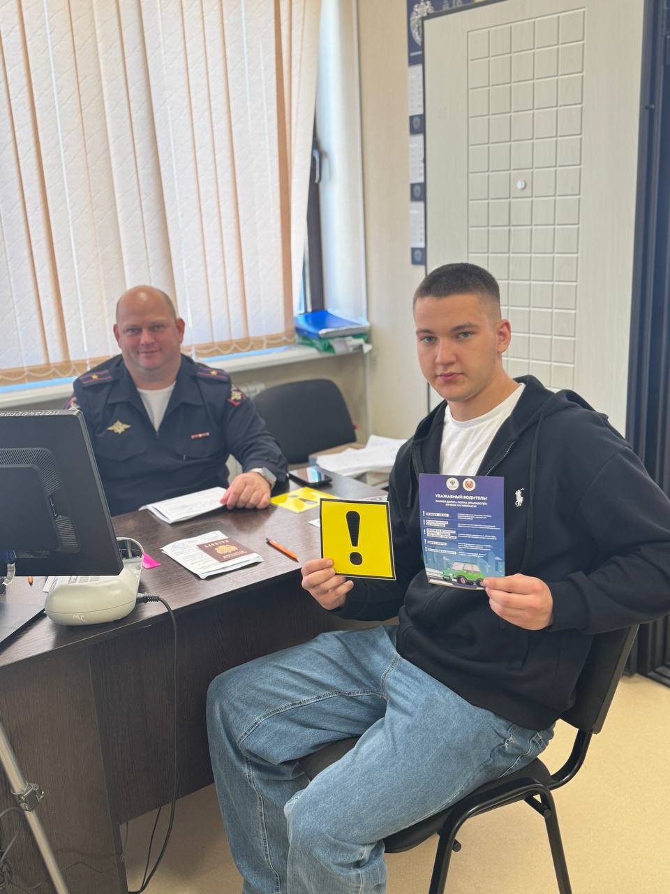 Севастопольские госавтоинспекторы усилили информационно- профилактическую работу с водителями Севастопольские госавтоинспекторы усилили информационно- профилактическую работу с водителями