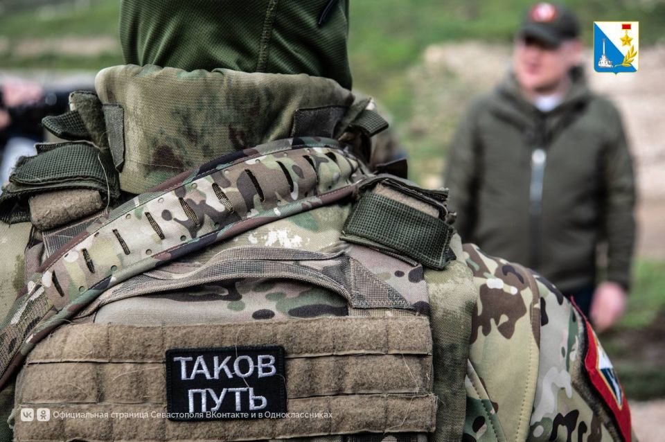 Губернатор поздравил бойцов «Отряда Севастополь» со второй годовщиной формирования Губернатор поздравил бойцов «Отряда Севастополь» со второй годовщиной формирования