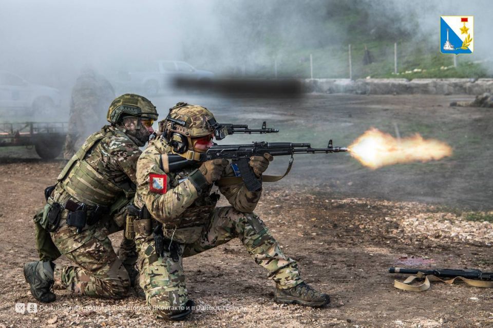 Губернатор поздравил бойцов «Отряда Севастополь» со второй годовщиной формирования Губернатор поздравил бойцов «Отряда Севастополь» со второй годовщиной формирования