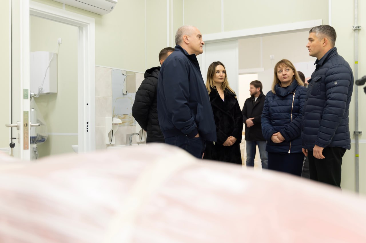 Сергей Аксёнов: Вместе с министром здравоохранения Республики Крым Алексеем Алексеевичем Натаровым осмотрел построенные в рамках нацпроекта «Продолжительная и активная жизнь» новые поликлиники на улице Балаклавской в городе... Сергей Аксёнов: Вместе с министром здравоохранения Республики Крым Алексеем Алексеевичем Натаровым осмотрел построенные в рамках нацпроекта «Продолжительная и активная жизнь» новые поликлиники на улице Балаклавской в городе...