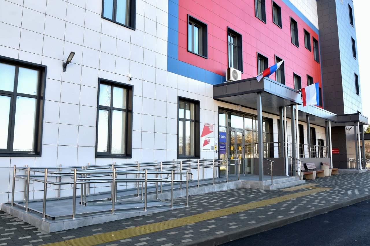 Сергей Аксёнов: Вместе с министром здравоохранения Республики Крым Алексеем Алексеевичем Натаровым осмотрел построенные в рамках нацпроекта «Продолжительная и активная жизнь» новые поликлиники на улице Балаклавской в городе... Сергей Аксёнов: Вместе с министром здравоохранения Республики Крым Алексеем Алексеевичем Натаровым осмотрел построенные в рамках нацпроекта «Продолжительная и активная жизнь» новые поликлиники на улице Балаклавской в городе...