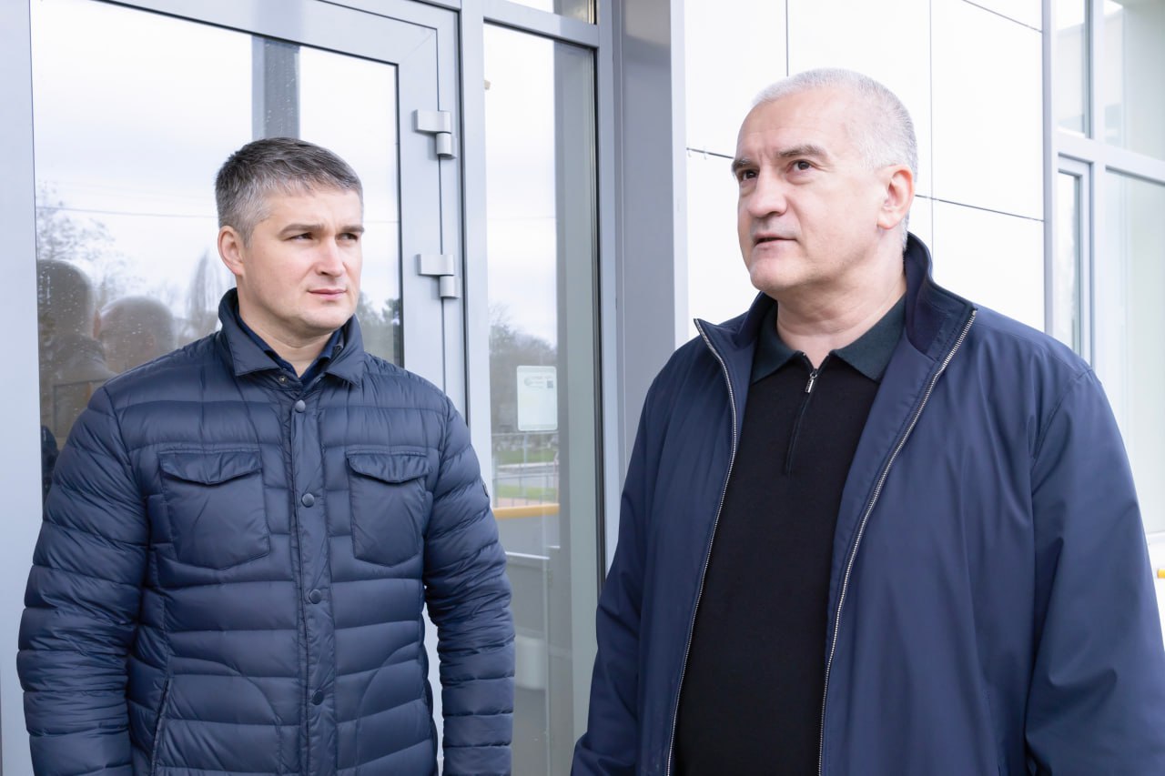 Сергей Аксёнов: Вместе с министром здравоохранения Республики Крым Алексеем Алексеевичем Натаровым осмотрел построенные в рамках нацпроекта «Продолжительная и активная жизнь» новые поликлиники на улице Балаклавской в городе... Сергей Аксёнов: Вместе с министром здравоохранения Республики Крым Алексеем Алексеевичем Натаровым осмотрел построенные в рамках нацпроекта «Продолжительная и активная жизнь» новые поликлиники на улице Балаклавской в городе...