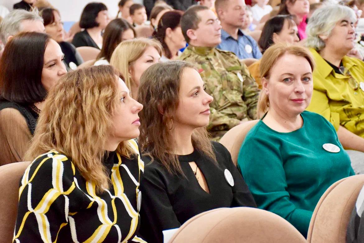 Школа №23 имени Бориса Александровича Кучера отметила 45-летие Школа №23 имени Бориса Александровича Кучера отметила 45-летие