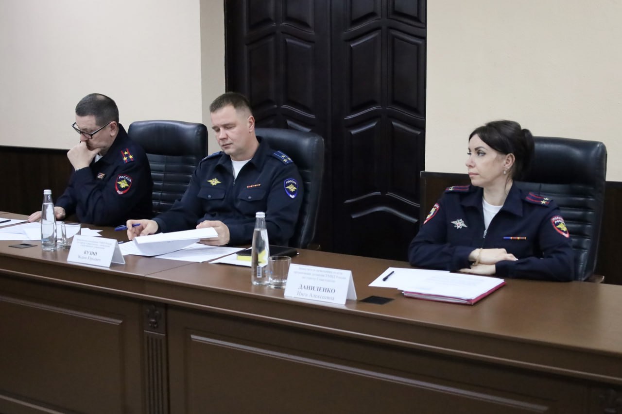 В прокуратуре города Севастополя под председательством заместителя прокурора города Анатолия Абраменко состоялось очередное заседание межведомственной рабочей группы в сфере уголовно-правовой статистики В прокуратуре города Севастополя под председательством заместителя прокурора города Анатолия Абраменко состоялось очередное заседание межведомственной рабочей группы в сфере уголовно-правовой статистики