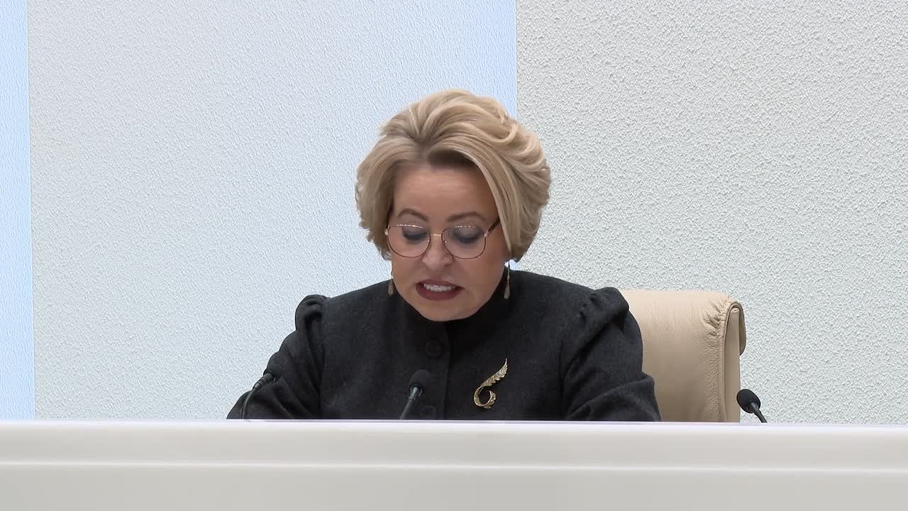 Валентина Матвиенко: 25 лет назад Президент России Владимир Путин определил, что сенаторы Российской Федерации осуществляют свои полномочия на постоянной основе