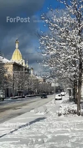 Зимняя сказка в Севастополе продолжается