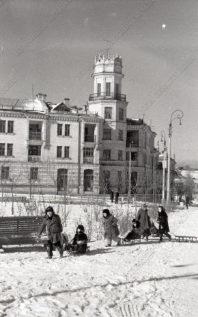Зима 1960 года порадовала севастопольцев снегом