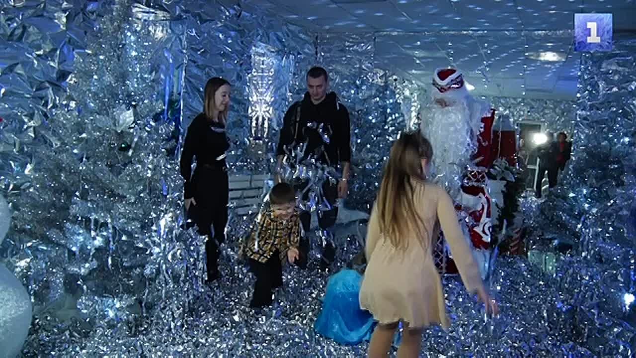 В Севастополе для детей бойцов СВО устроили праздник в доме деда Мороза – центре военно-патриотического воспитания учащейся молодежи