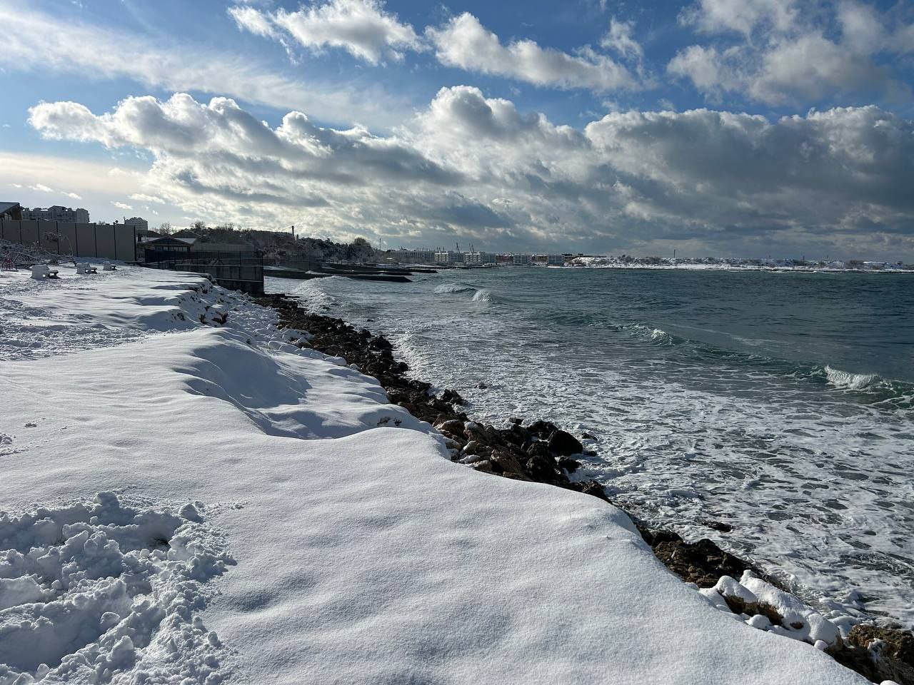 От снежного Севастополя остались только воспоминания ... и шедевральные снимки