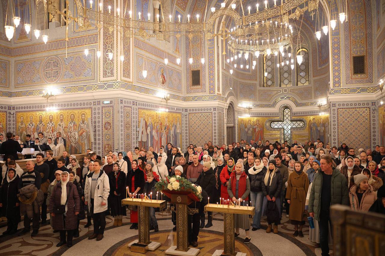 Божественное рождественское богослужение в Херсонесе в Свято-Владимирском соборе в прямом эфире телеканала СТВ Божественное рождественское богослужение в Херсонесе в Свято-Владимирском соборе в прямом эфире телеканала СТВ