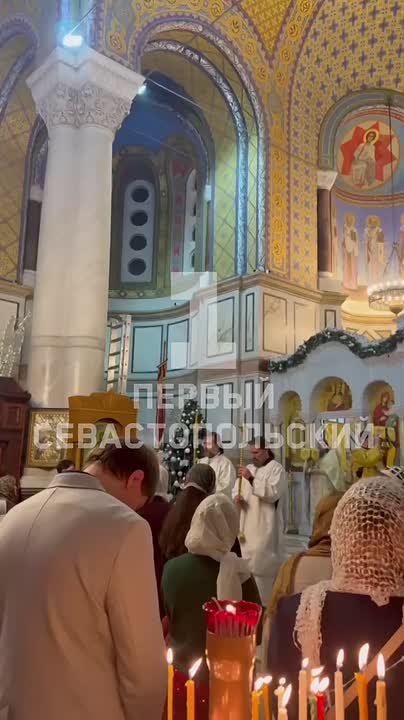 Рождественское ночное богослужение прошло в Свято-Владимирском соборе-усыпальнице адмиралов