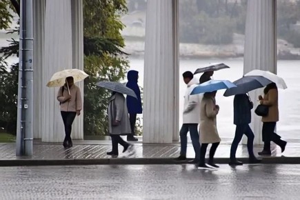 Штормовой ветер и сильные дожди надвигаются на Севастополь