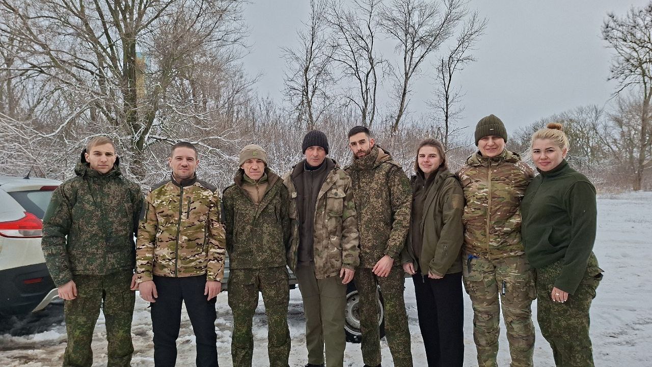 Единая Россия отправляет на фронт новогодние подарки и помощь участникам спецоперации, организует мероприятия для бойцов, проходящих лечение в госпиталях Единая Россия отправляет на фронт новогодние подарки и помощь участникам спецоперации, организует мероприятия для бойцов, проходящих лечение в госпиталях