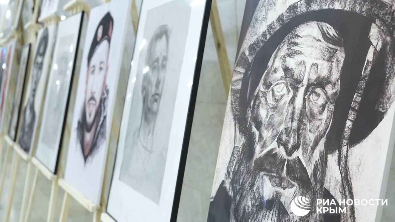 Реабилитация через творчество: в Керчи открыли две уникальные выставки Реабилитация через творчество: в Керчи открыли две уникальные выставки
