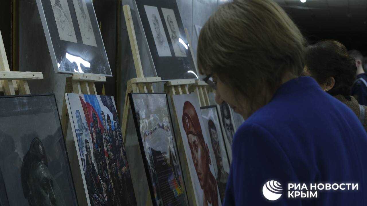 Реабилитация через творчество: в Керчи открыли две уникальные выставки