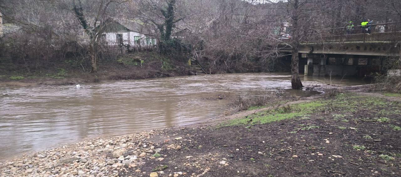 Уровень воды в реках Севастополя продолжает снижаться Уровень воды в реках Севастополя продолжает снижаться