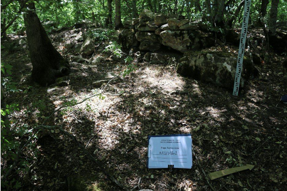 Первый за 50 лет новый исар обнаружен археологами в Крыму Первый за 50 лет новый исар обнаружен археологами в Крыму