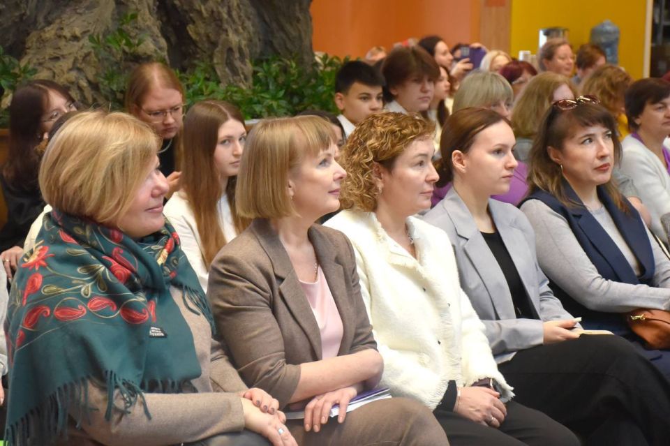 Рождественский фестиваль «Наставничество в духовно-нравственном сопровождении детей и молодежи» объединил педагогов, методистов, студентов и старшеклассников Рождественский фестиваль «Наставничество в духовно-нравственном сопровождении детей и молодежи» объединил педагогов, методистов, студентов и старшеклассников