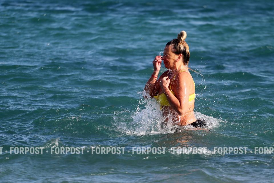 Мы решили показать вам, как проходили традиционные крещенские купания на территории Херсонеса и Нового Херсонеса, в нашем фоторепортаже Мы решили показать вам, как проходили традиционные крещенские купания на территории Херсонеса и Нового Херсонеса, в нашем фоторепортаже