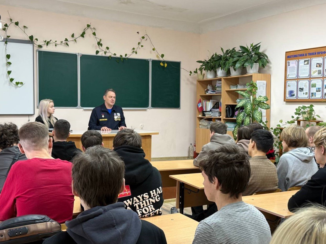 Сотрудник Спасательной службы Севастополя принял участие во встрече со студентами в рамках Всероссийского проекта «Диалоги с героями» Сотрудник Спасательной службы Севастополя принял участие во встрече со студентами в рамках Всероссийского проекта «Диалоги с героями»