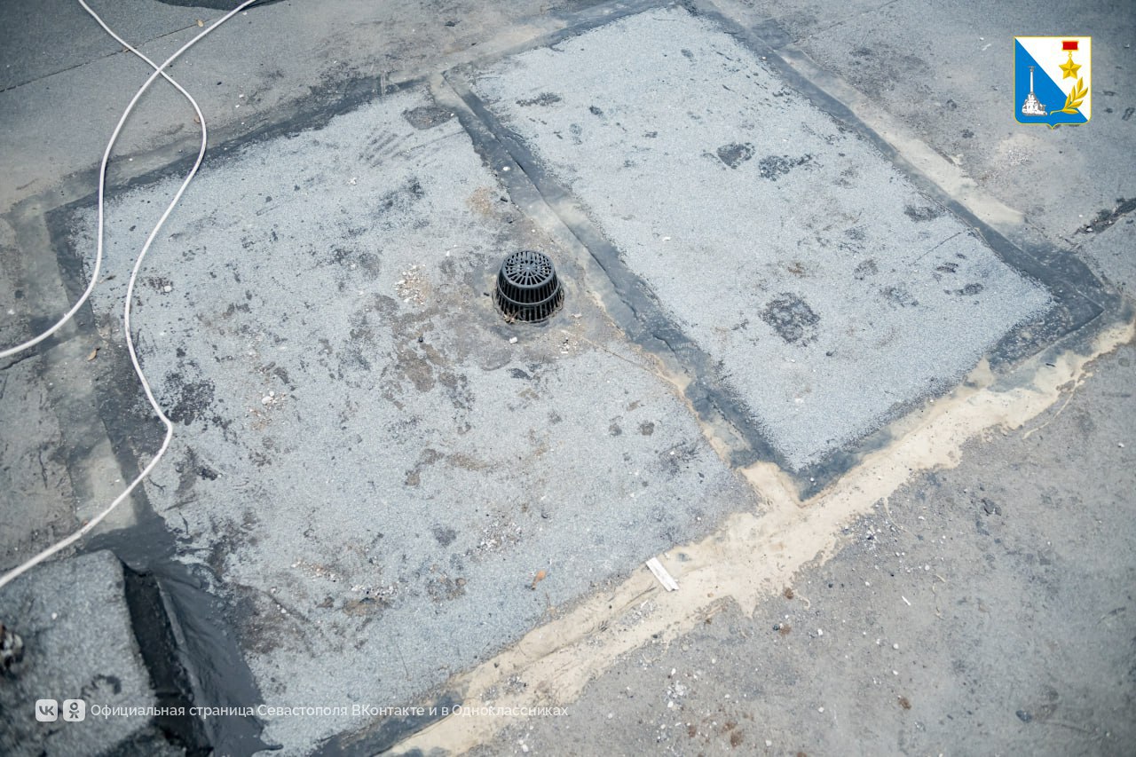 Госжилнадзор проверил качество капитального ремонта в доме на улице Коммунаров в Балаклаве Госжилнадзор проверил качество капитального ремонта в доме на улице Коммунаров в Балаклаве