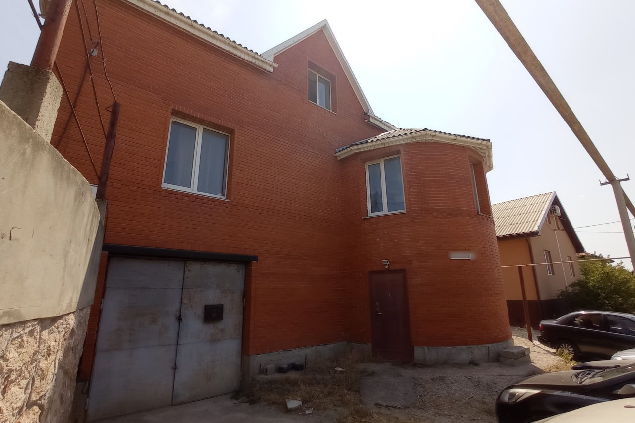 В Севастополе трёх людей будут судить за организацию канала незаконной миграции В Севастополе трёх людей будут судить за организацию канала незаконной миграции