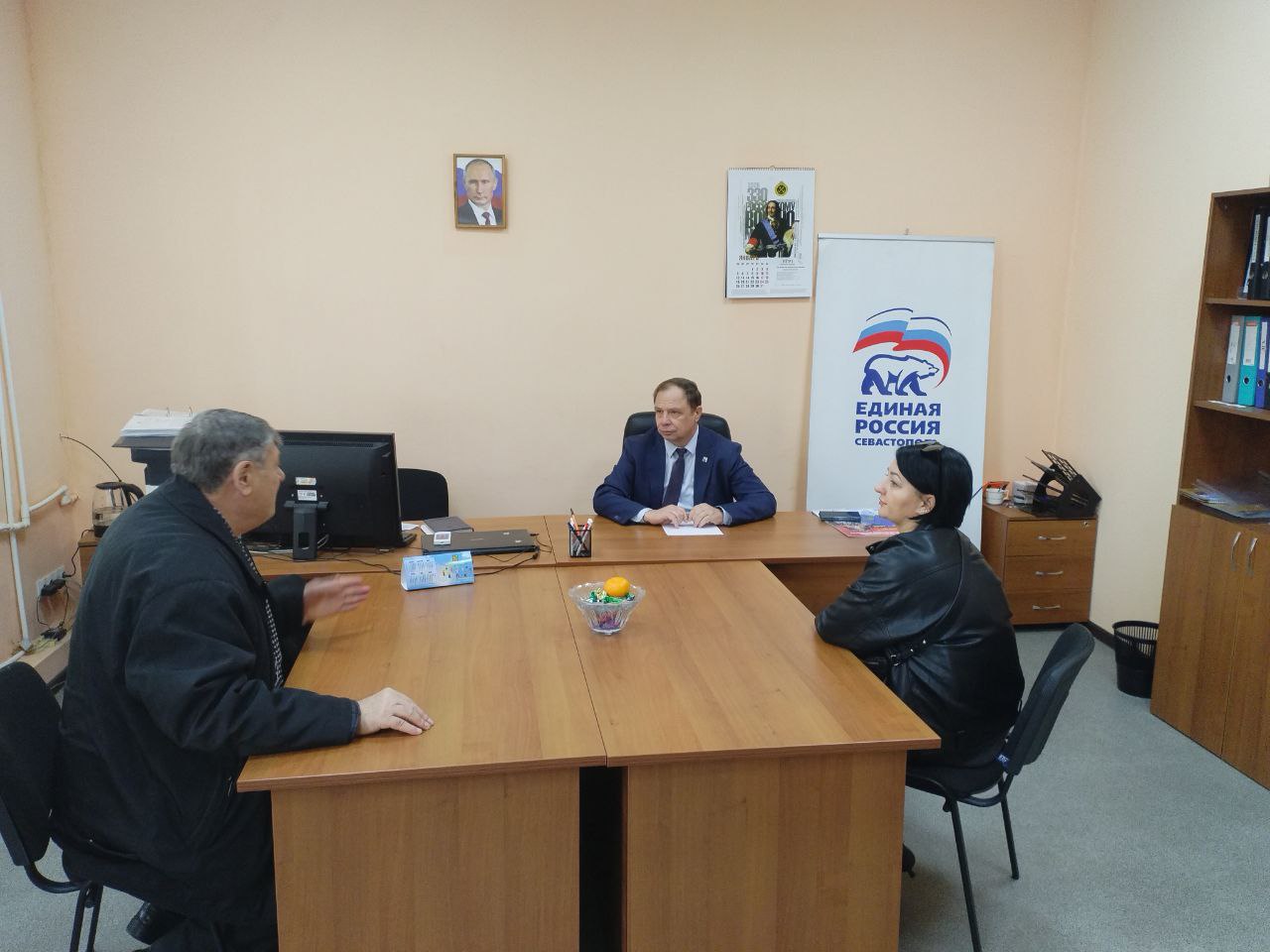 Александр Кулагин: Встретился с избирателями в депутатской приемной на Северной стороне