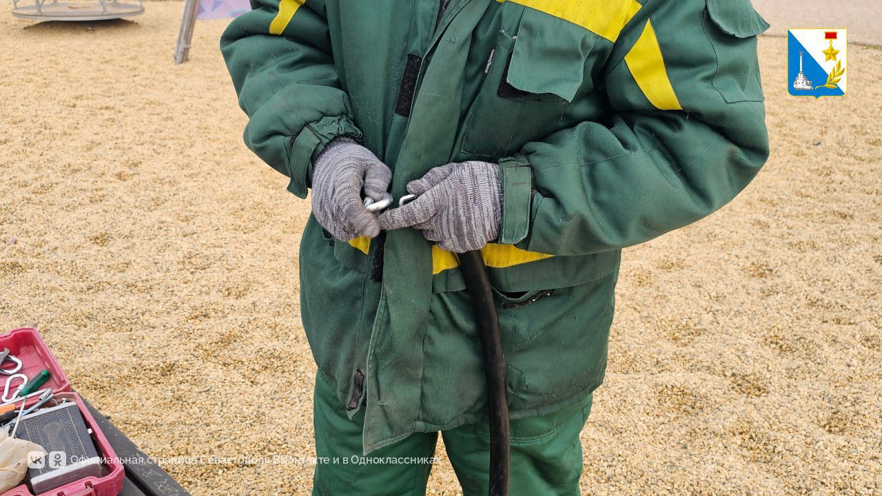 У дворца культуры рыбаков обновили качели на детской площадке У дворца культуры рыбаков обновили качели на детской площадке