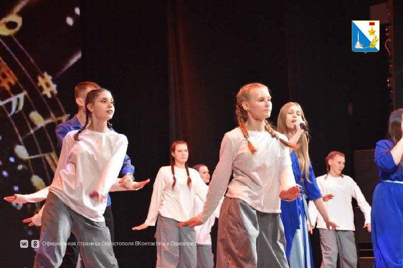 25 студентов Севастополя получают ежемесячную стипендию Правительства за отличную учебу, спортивные и творческие успехи 25 студентов Севастополя получают ежемесячную стипендию Правительства за отличную учебу, спортивные и творческие успехи