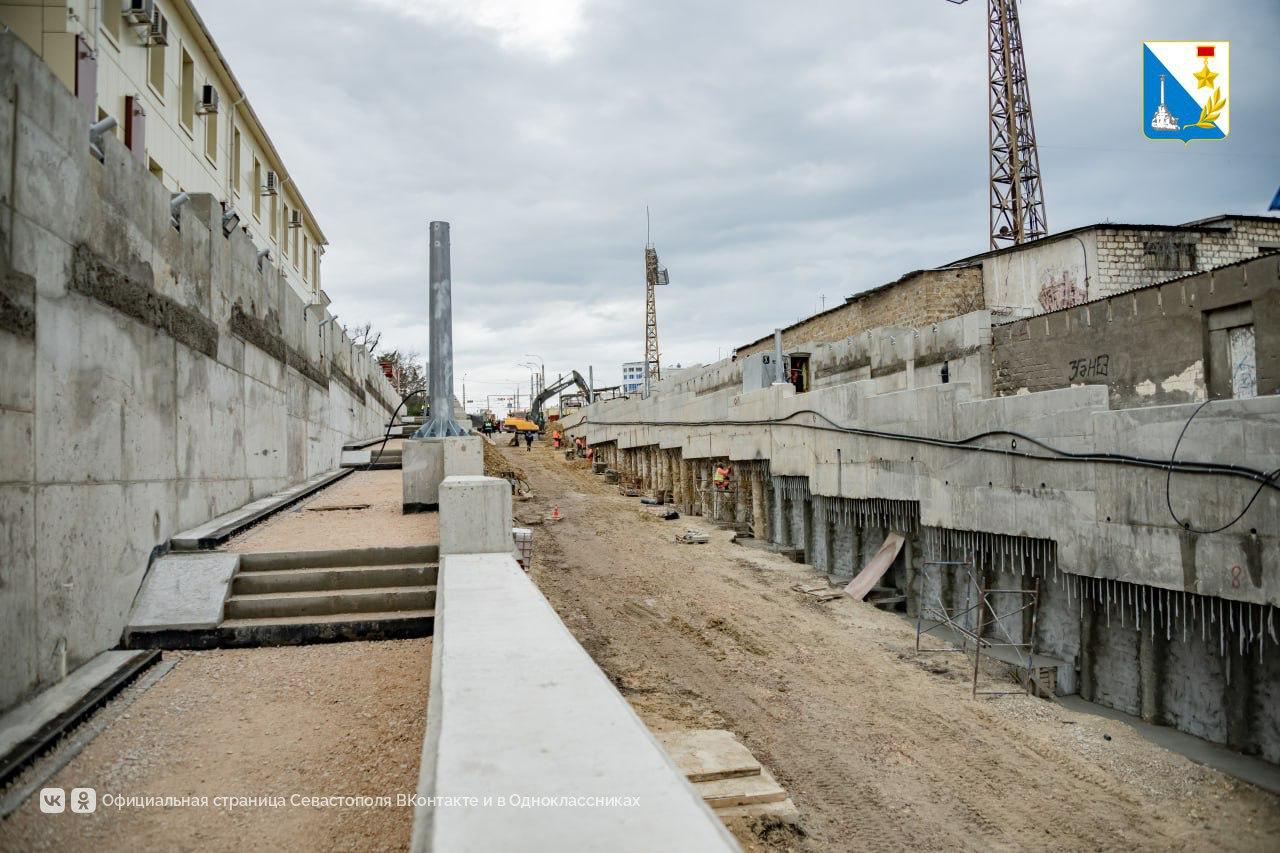 Подпорные стены на улице Адмирала Октябрьского в Севастополе отремонтировали на 70% Подпорные стены на улице Адмирала Октябрьского в Севастополе отремонтировали на 70%