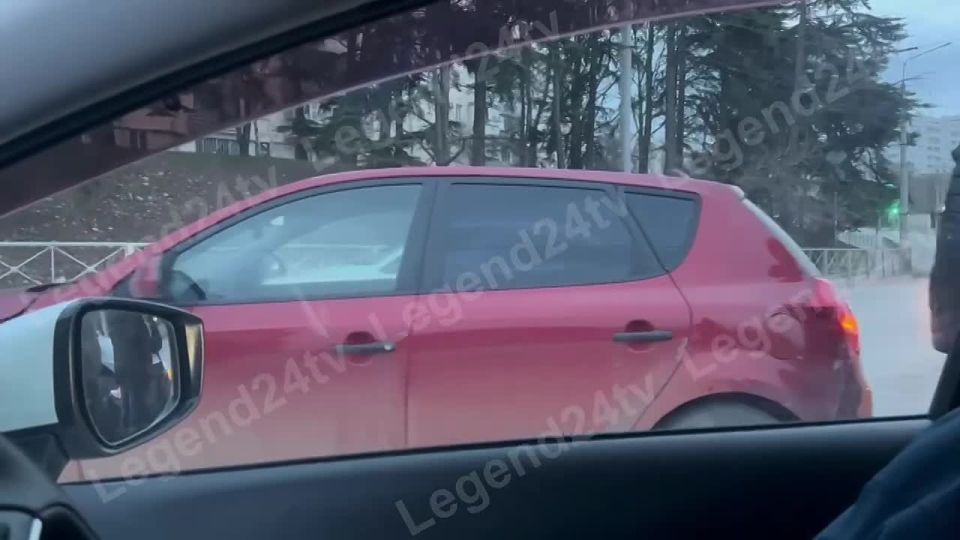 ��� � �������� 3 ����������� ��������� �� ������� 50-����� ����