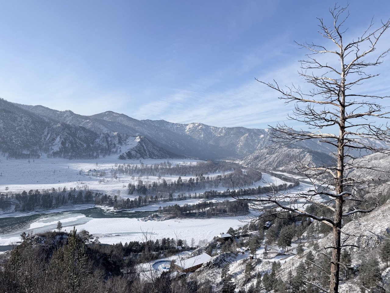 Илья Пестерников: Алтай - красиво так, что дух захватывает! Решил провести часть отпуска в одном из самых живописных уголков России Илья Пестерников: Алтай - красиво так, что дух захватывает! Решил провести часть отпуска в одном из самых живописных уголков России