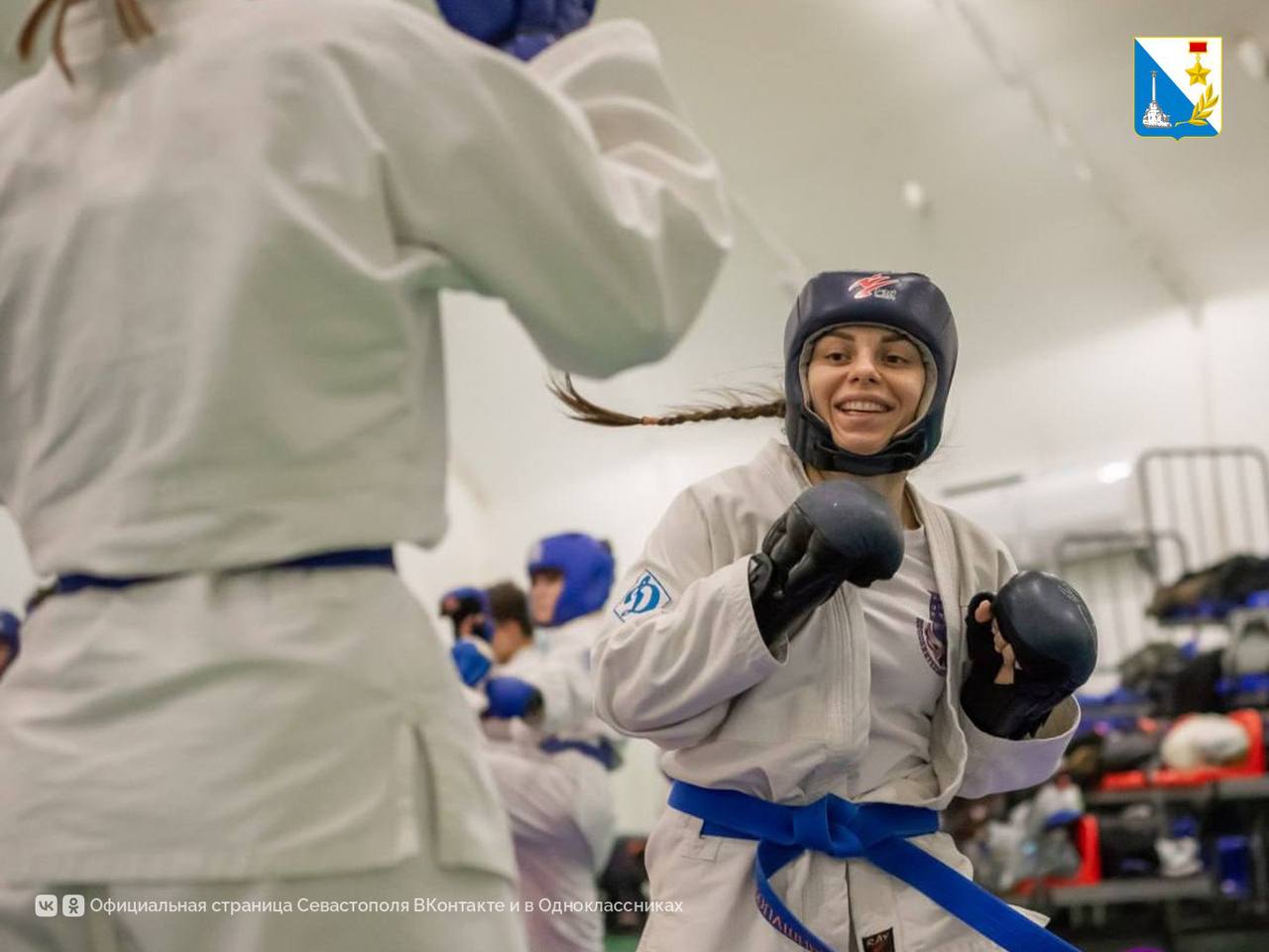 Наше золото. Новогодние праздники не стали перерывом в спортивной жизни города: ребята не прерывали тренировочный процесс, принимали участие в учебнотренировочных сборах как в Севастополе, так и других регионах, и даже...