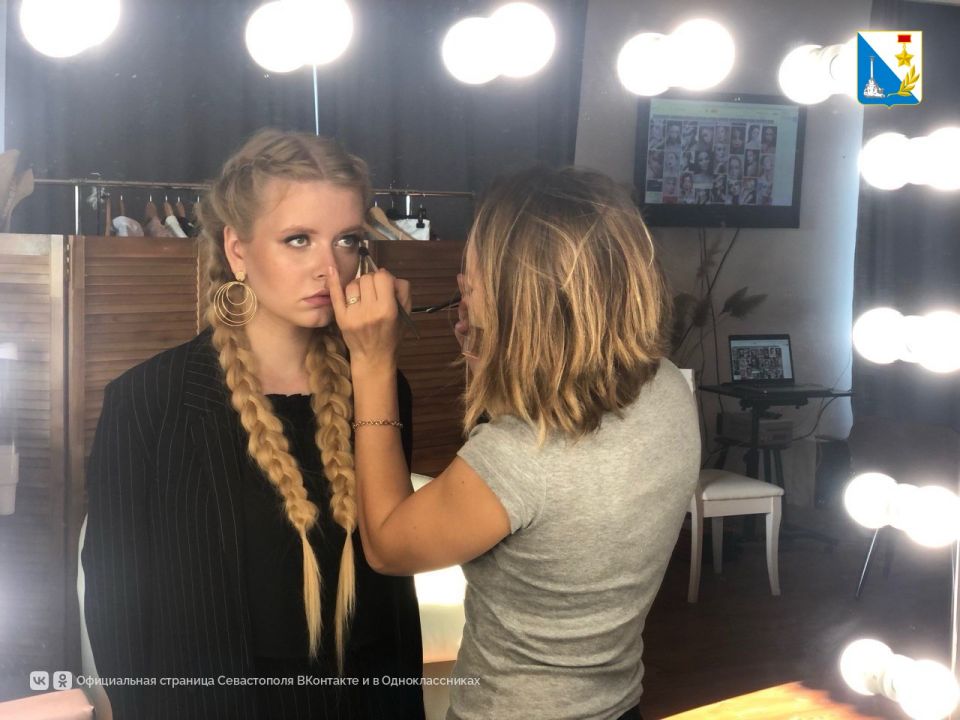 Супруга участника СВО открыла собственный кабинет визажа при поддержке севастопольского кадрового центра Супруга участника СВО открыла собственный кабинет визажа при поддержке севастопольского кадрового центра