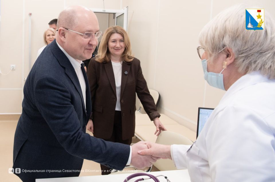 Губернатор Михаил Развожаев проверил новую поликлинику № 7 на улице Тараса Шевченко Губернатор Михаил Развожаев проверил новую поликлинику № 7 на улице Тараса Шевченко