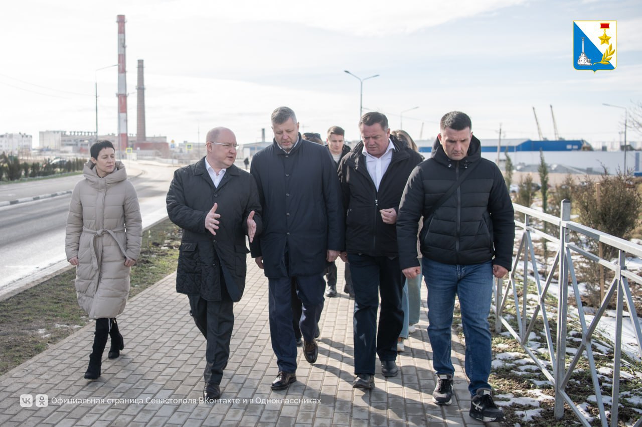 Губернатор Севастополя Михаил Развожаев проверил новый Античный проспект