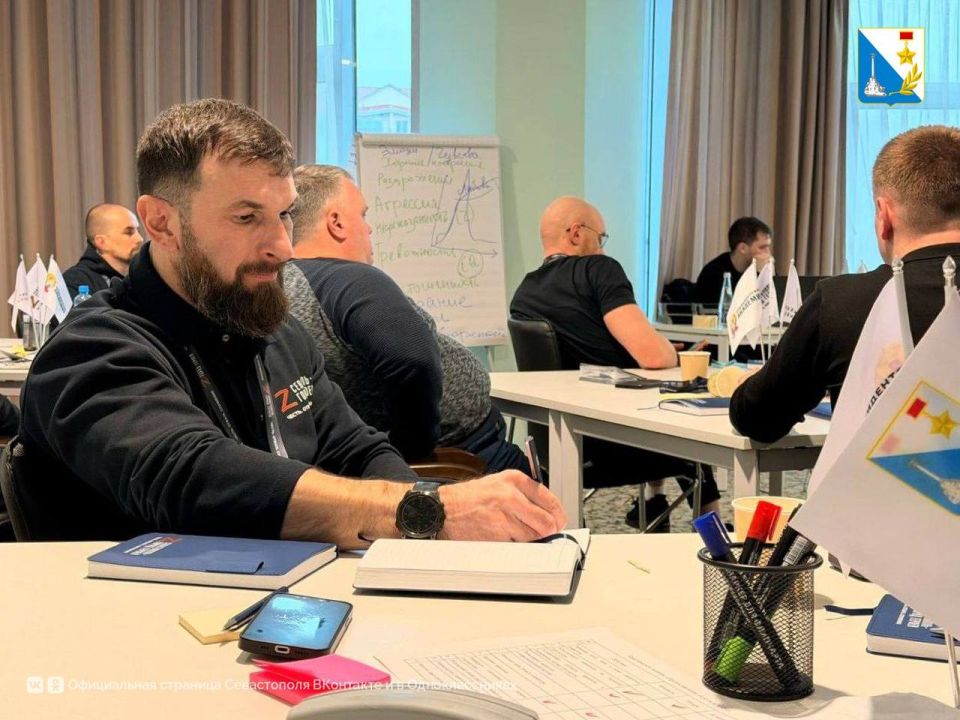 Участники программы «Севастополь - город героев» изучили транспортную систему региона Участники программы «Севастополь - город героев» изучили транспортную систему региона