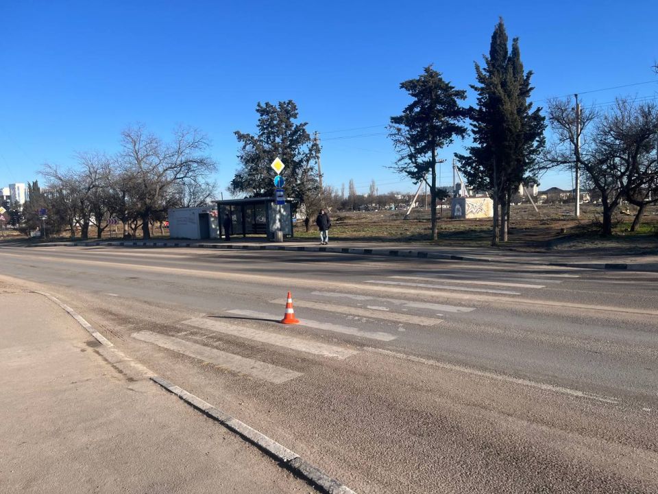 На трассе «Ялта-Севастополь» водитель сбил подростка на переходе и скрылся