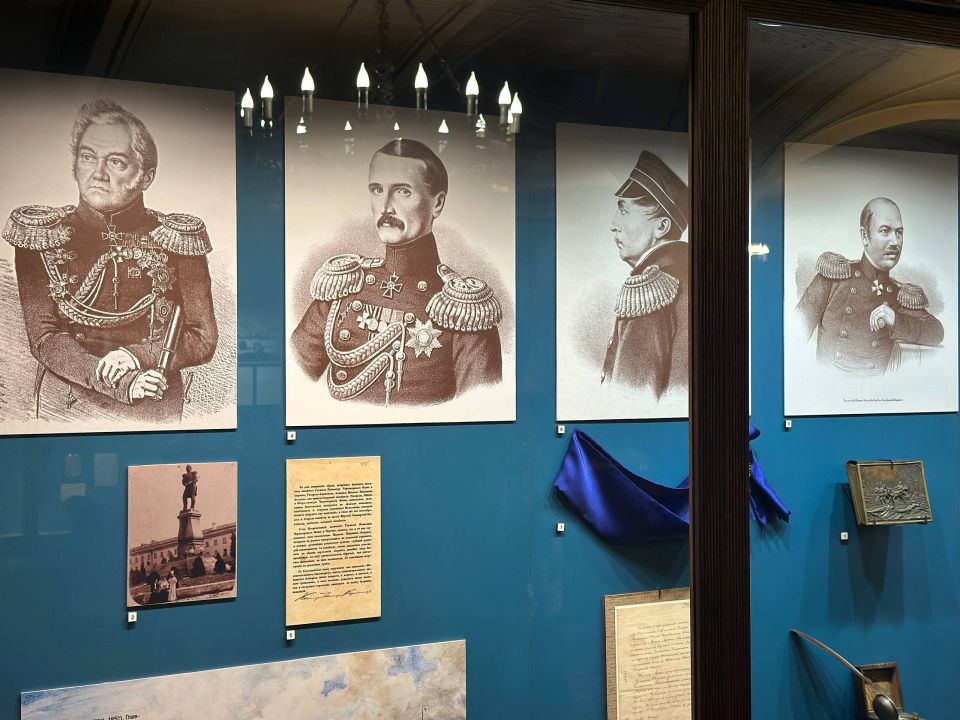 Владимир Немцев: Сегодня в Свято-Владимирском соборе — усыпальнице адмиралов — принял участие в молебне и митинге, посвящённых 220-летию со дня рождения вице-адмирала Владимира Алексеевича Корнилова Владимир Немцев: Сегодня в Свято-Владимирском соборе — усыпальнице адмиралов — принял участие в молебне и митинге, посвящённых 220-летию со дня рождения вице-адмирала Владимира Алексеевича Корнилова