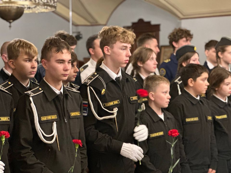 Владимир Немцев: Сегодня в Свято-Владимирском соборе — усыпальнице адмиралов — принял участие в молебне и митинге, посвящённых 220-летию со дня рождения вице-адмирала Владимира Алексеевича Корнилова Владимир Немцев: Сегодня в Свято-Владимирском соборе — усыпальнице адмиралов — принял участие в молебне и митинге, посвящённых 220-летию со дня рождения вице-адмирала Владимира Алексеевича Корнилова