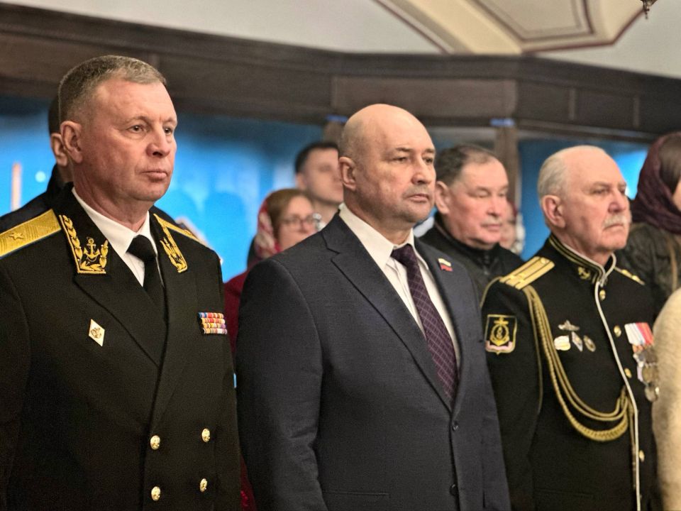 Владимир Немцев: Сегодня в Свято-Владимирском соборе — усыпальнице адмиралов — принял участие в молебне и митинге, посвящённых 220-летию со дня рождения вице-адмирала Владимира Алексеевича Корнилова Владимир Немцев: Сегодня в Свято-Владимирском соборе — усыпальнице адмиралов — принял участие в молебне и митинге, посвящённых 220-летию со дня рождения вице-адмирала Владимира Алексеевича Корнилова