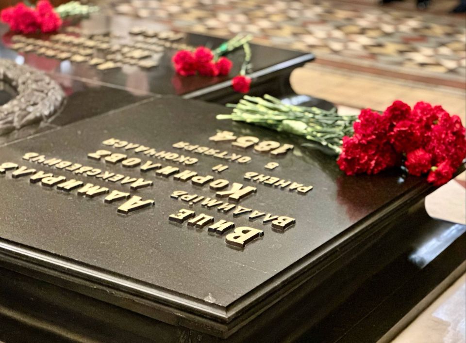 Владимир Немцев: Сегодня в Свято-Владимирском соборе — усыпальнице адмиралов — принял участие в молебне и митинге, посвящённых 220-летию со дня рождения вице-адмирала Владимира Алексеевича Корнилова Владимир Немцев: Сегодня в Свято-Владимирском соборе — усыпальнице адмиралов — принял участие в молебне и митинге, посвящённых 220-летию со дня рождения вице-адмирала Владимира Алексеевича Корнилова