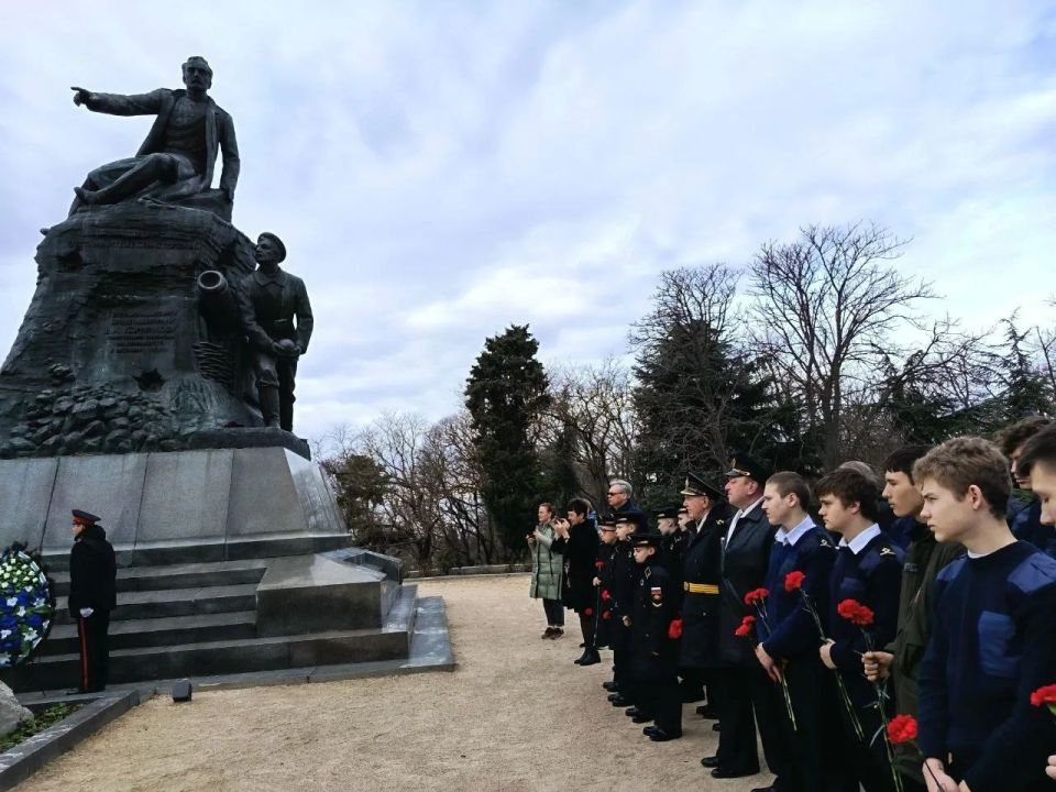 Александр Кулагин: 13 февраля в Севастополе отметили 220 -летие со Дня рождения вице-адмирала Владимира Алексеевича Корнилова, героя Крымской войны Александр Кулагин: 13 февраля в Севастополе отметили 220 -летие со Дня рождения вице-адмирала Владимира Алексеевича Корнилова, героя Крымской войны