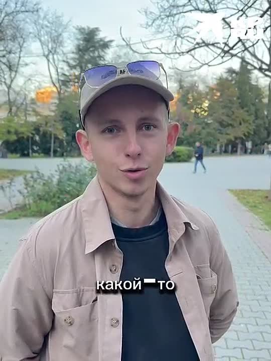 Севастопольским автовладельцам порой приходится постоять в пробках, особенно в часы пик