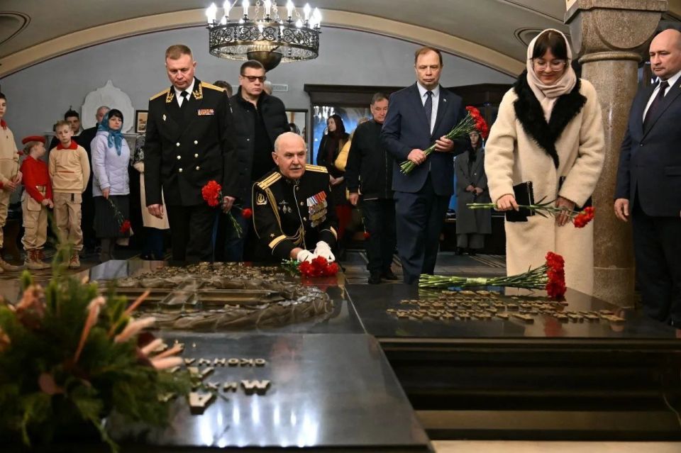 Александр Кулагин: 13 февраля в Севастополе отметили 220 -летие со Дня рождения вице-адмирала Владимира Алексеевича Корнилова, героя Крымской войны Александр Кулагин: 13 февраля в Севастополе отметили 220 -летие со Дня рождения вице-адмирала Владимира Алексеевича Корнилова, героя Крымской войны