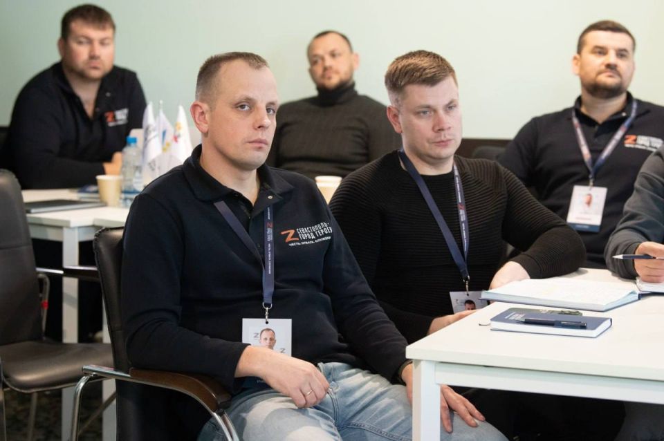 В рамках второго очного модуля образовательной программы «Севастополь - город героев» для участников и ветеранов специальной военной операции вместе с коллегами выступила в качестве спикера