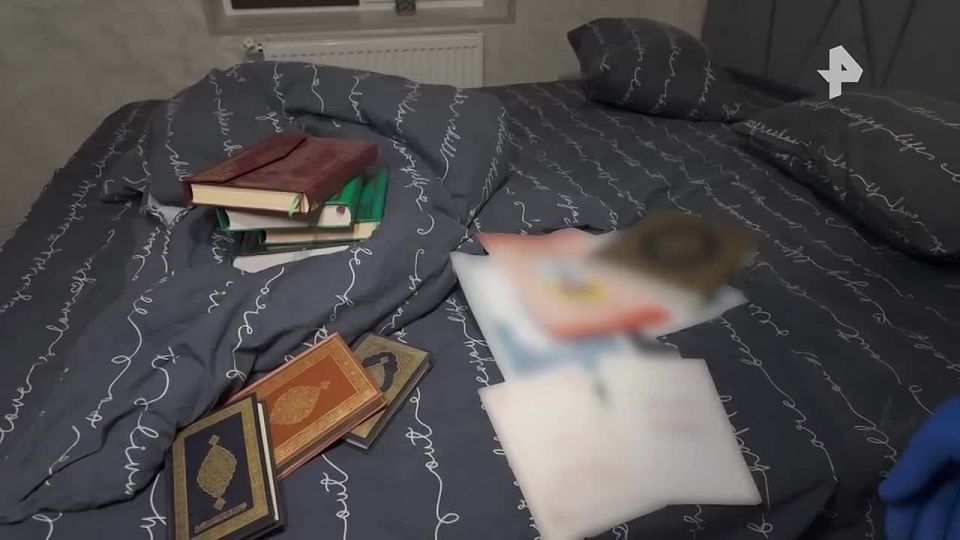 Сотрудники ФСБ задержали в Бахчисарайском районе Крыма двух граждан России, состоявших в ячейке международной террористической организации